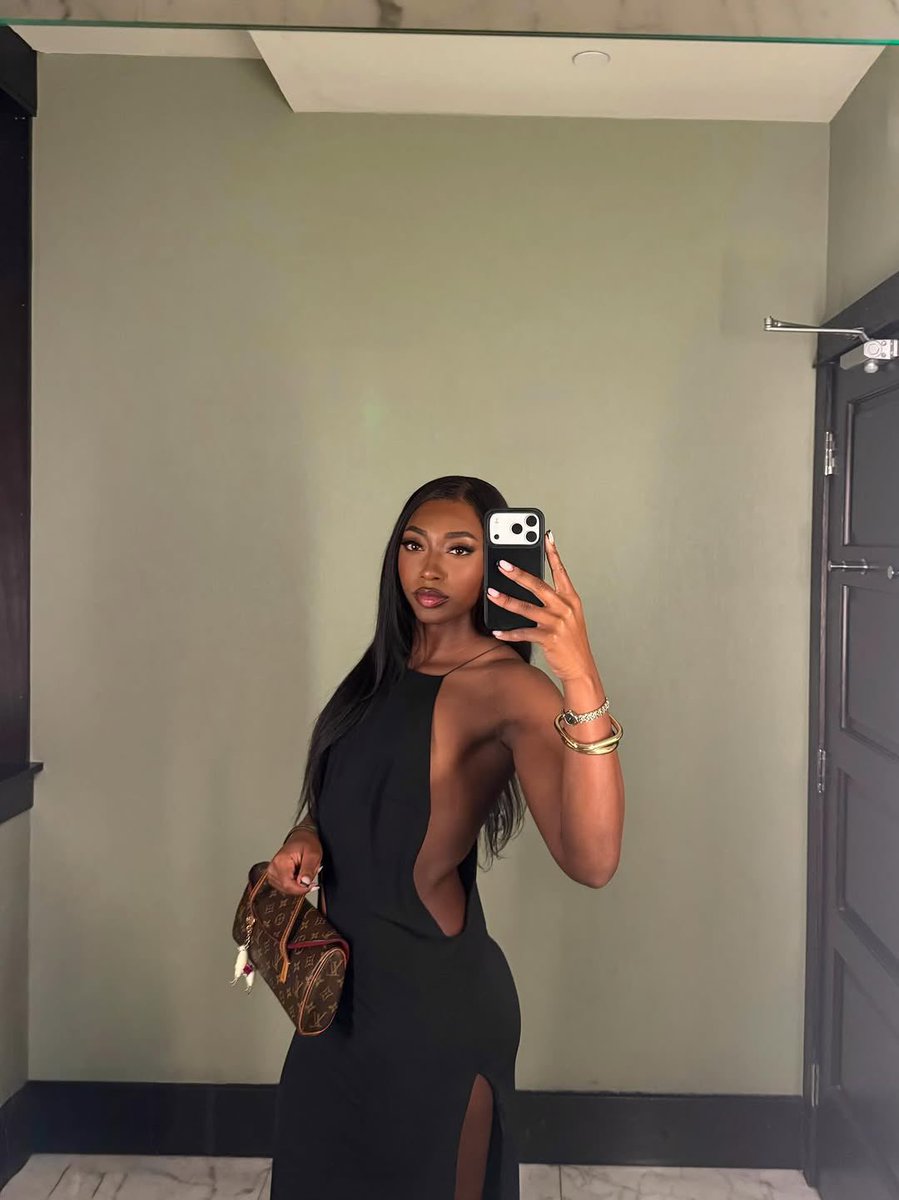 TYRISPRINT's tweet photo. wait because aniya muggy asf too! https://t.co/qiVrC2nAH6