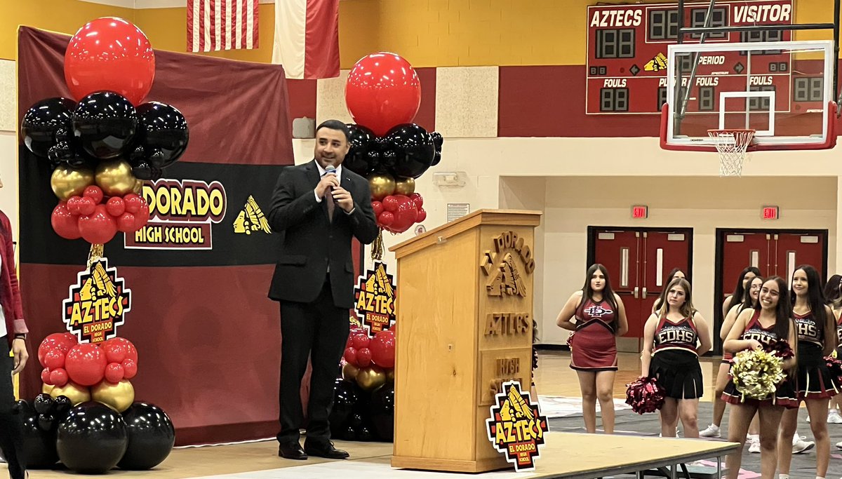 JNunn_ADM's tweet photo. A new era of @EDAztecs_HS basketball starts now. Congratulations @MLuera22_EDHS! #TeamSISD https://t.co/BXMEQnK1eu