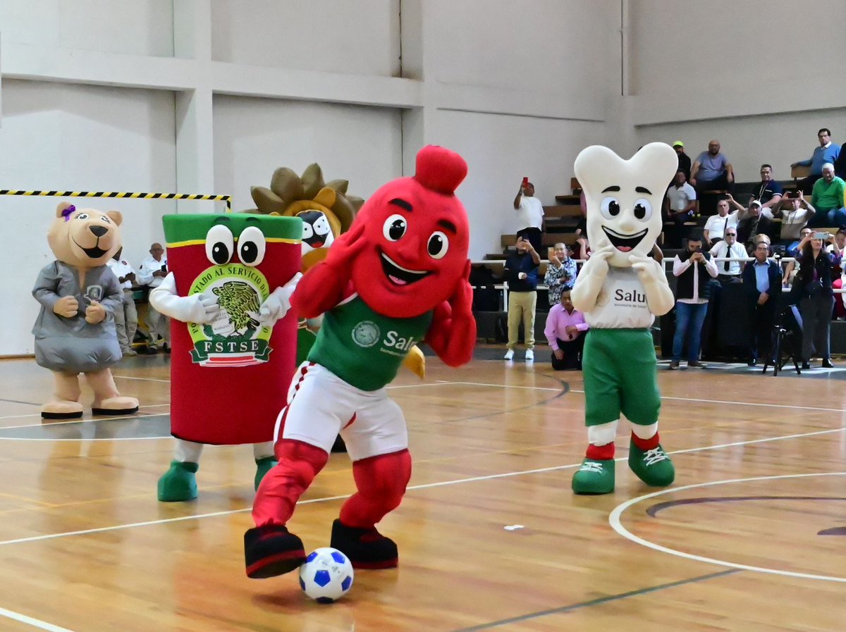 SSalud_mx's tweet photo. Muuk’ y Toj Óol participaron en el Gran Evento de Botargas por la Salud, realizado en el marco del Mundial Social 2026 y de la Semana Nacional de Salud Pública en el Gimnasio “El Carillón” del IPN. 📷

“Esta exhibición de las botargas dentro del Mundial Social no solo refleja este espíritu de unificación entre diversas instancias, sino que también manda un mensaje muy importante de alegría, pero por supuesto del tema que a todas y todos nos une: la salud pública”, indicó el director general de Políticas en Salud Pública, Daniel Aceves Villagrán.

Durante el Encuentro Amistoso de Fútbol entre Botargas, autoridades destacaron que el deporte fortalece la salud, fomenta hábitos saludables y une a las comunidades.