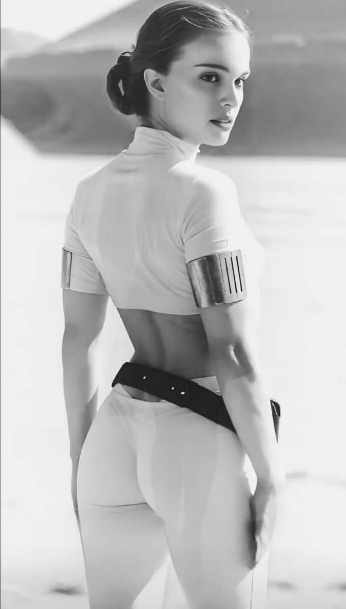 Creamofthe1960s's tweet photo. Goodnight Guys.

Leave you with Natalie Portman. https://t.co/h93nuPrznE