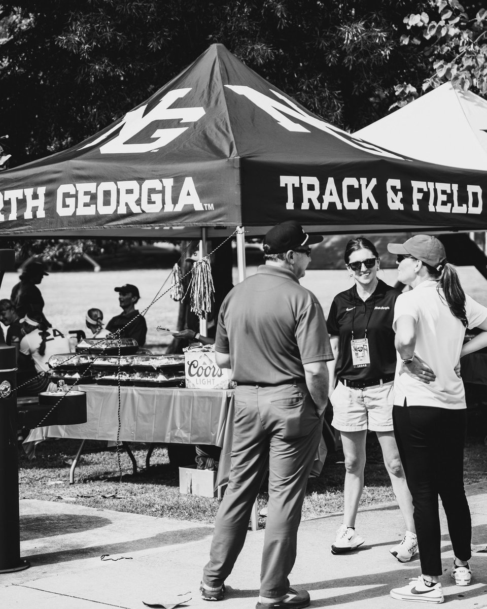 UNGSoftball's tweet photo. Tailgate Vibes🦅
#HawksInTheChatt https://t.co/gUp3usAJOM