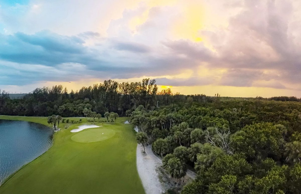 golfnow's tweet photo. Wetland fairways. Hardwood forests. Only on the Space Coast. 🚀

⛳ 18 holes | Par 72 | 6,636 yards
📍 Space Coast Golf Club | Merritt Island, FL

Book now: https://t.co/SzjLJXM5IW
.
.
.
#golfnow #goplay https://t.co/YfIWH1Jo2E