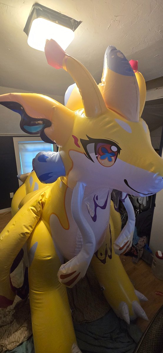 CinTheBat's tweet photo. >:3 https://t.co/gXlm7xVf8R