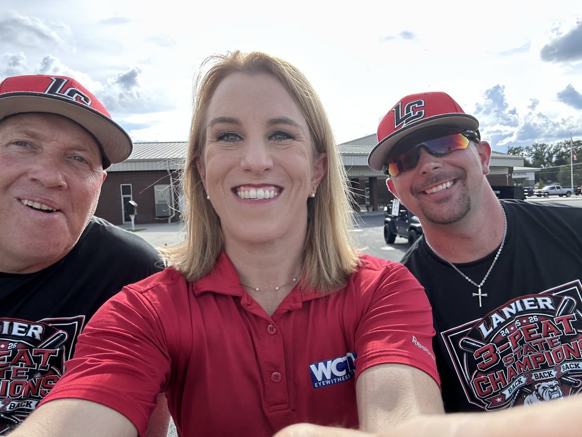 AlisonPosey14's tweet photo. Familiar territory in Lakeland, as we are getting ready for the state championship parade with @Lanier_Baseball! 

The Bulldogs just won their third straight state championship! 💪 https://t.co/lFDldGkt2w