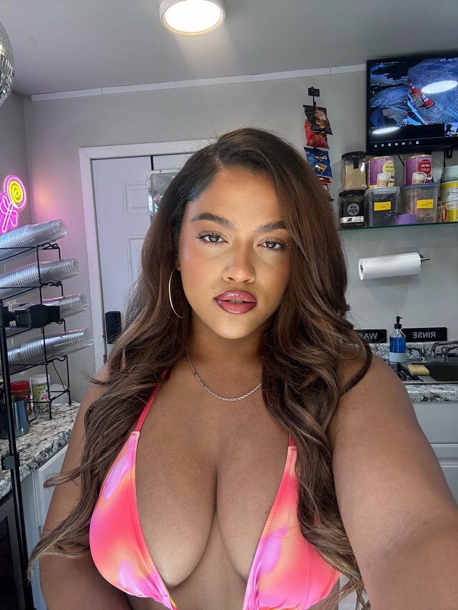 Melathebarista's tweet photo. It’s sunny so I have to be in a bikini I don’t make the rules 🧡🩷#bikini #barista https://t.co/geTl3Wch75