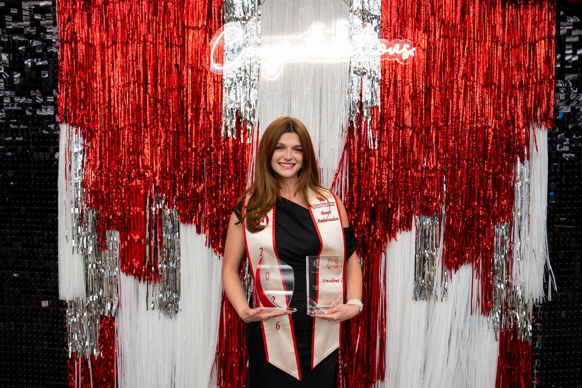 UHBauerCollege's tweet photo. First, they served the #UHBauer community. 🐾 

Then, they SERVED at the Bauer Ambassador Awards Ceremony. 👠 

Check out this year’s BA award winners 👀: https://t.co/o32WMrfYZF https://t.co/N3vc6tyWpE