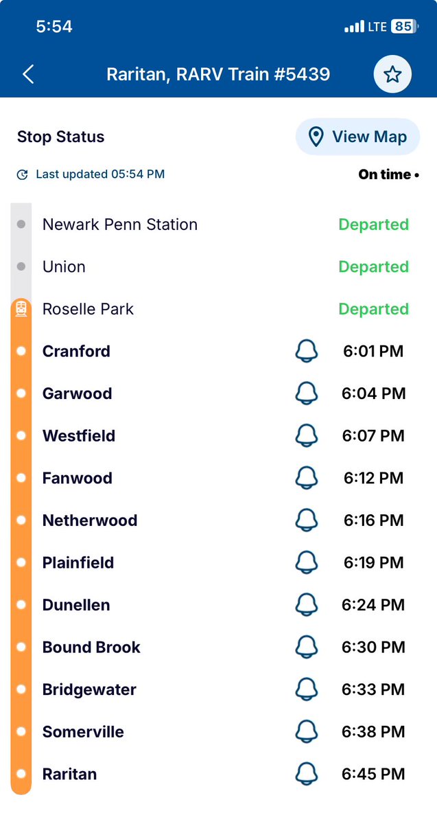dmurphy322's tweet photo. @rudezoneNJT somehow the train I’m sitting on in Newark Penn has departed Roselle Park already. How is this app so bad? https://t.co/QT6KirvKub