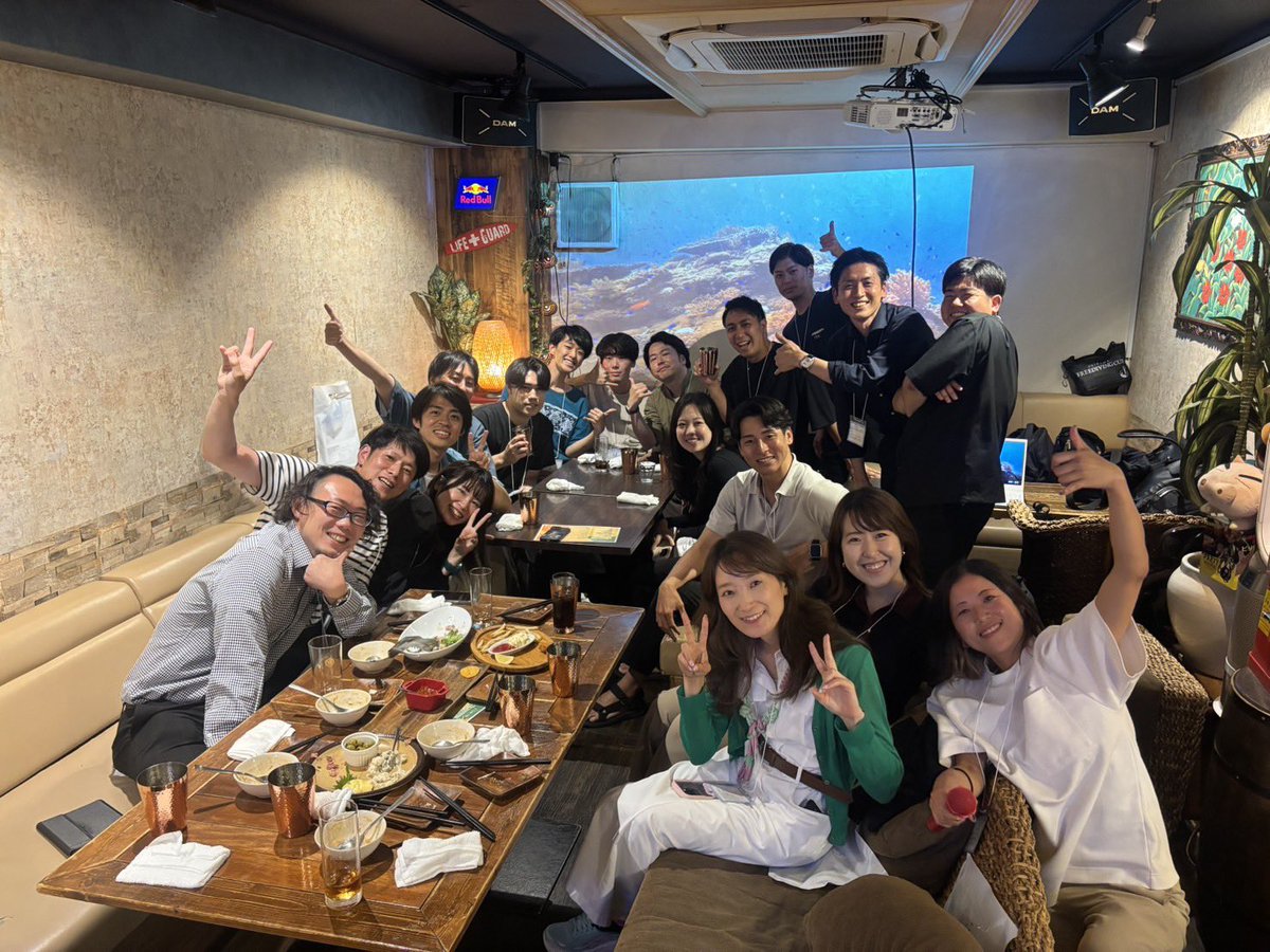 takefumiii's tweet photo. U39飲み会でした〜✌︎🍺
若い人の輪がどんどん広がるのいいねー！うみいこ！！ https://t.co/EBJHfW5oTB