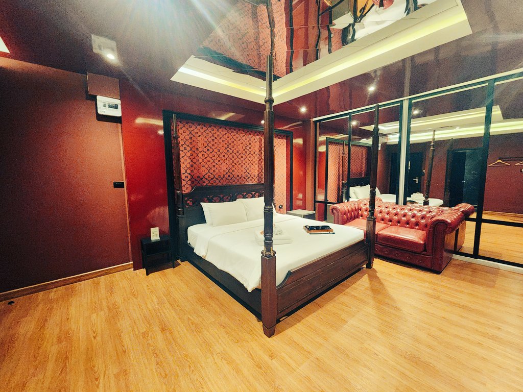 thatdumpguy's tweet photo. Sex room for 3 nights
#cumdump #kink #bareback 
#cumslut #bottom #breeders https://t.co/OEN0Jc34yK