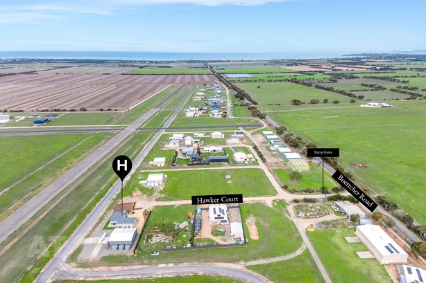 AvTraderTweets's tweet photo. ✈️ HANGAR FOR SALE ✈️

💰 AUD $1,250,000 | Goolwa Airpark

🏡3 bed, 2 bath luxury 2025 home with rural/sea views
📐13.5m x 15m hangar-style shed (3.5m clearance)
🛩️Direct taxiway access to the runway

Contact Chris📲0439 860 866

📸 View photos &amp; listing: https://t.co/WmCdVlH4cb https://t.co/4DpUz6rma6