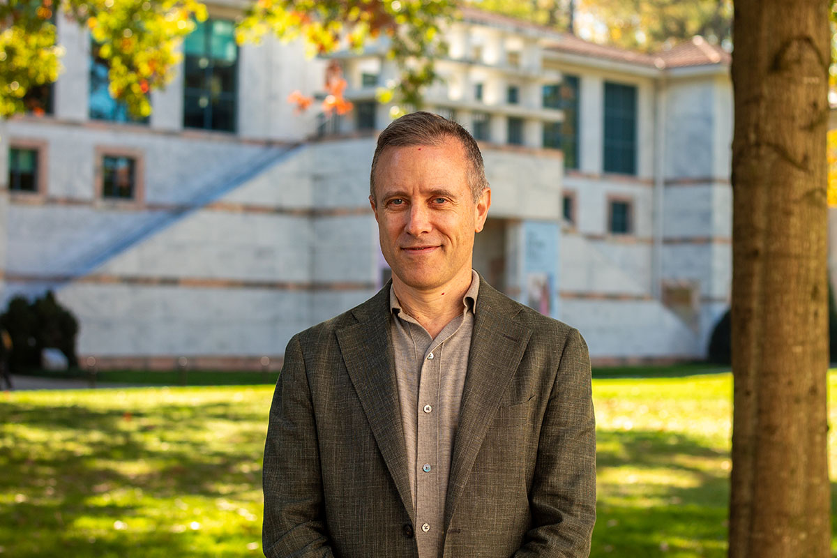 emorycollege's tweet photo. Benjamin Reiss, Samuel Candler Dobbs Professor of English, has taken over as director of the Fox Center for Humanistic Inquiry (FCHI). 
He succeeds Carla Freeman as director of the College's focal point for humanities efforts and research for three years: https://t.co/AOKmPfBCrs https://t.co/1eYgvYgQjK