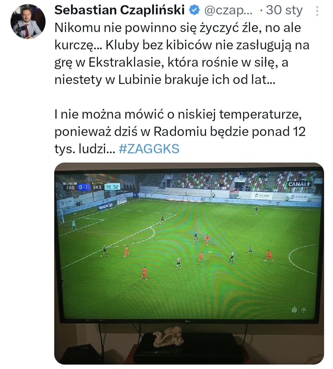 MarcelWZL's tweet photo. @_Adios7 @czaplinski_s Ależ oczywiście, że mo��na. To tylko nawiązanie do słów "dziennikarza", któremu przeszkadza Zagłębie Lubin ze swoją niską frekwencją. Czyli klub z historią, ktory stawia na Polaków i co sezon wypuszcza kilku młodych piłkarzy jest bee, a sztuczny twór biznesmena z Krakowa super? 🫣 https://t.co/PAGnxfM9vB