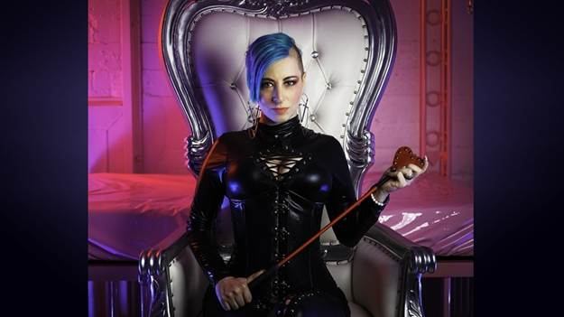RogerTPipe's tweet photo. Goddess Lilith Teaching Foot Model Course at DomCon Los Angeles

https://t.co/73mMRKv2VI

@GoddessLilith66 @DomConLA @RisingStarPR https://t.co/WP40DmPxCL