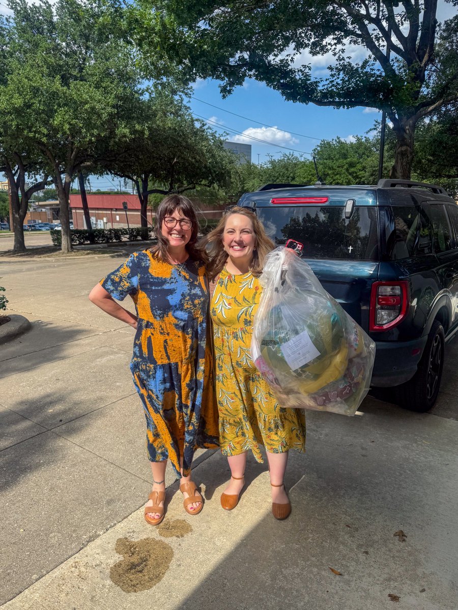 northparkpres's tweet photo. 30+ years, 10,000+ pillows, and countless lives touched. 🌟Our Cancer Pillow ministry brings comfort to patients across North Texas. Join our team of volunteers on the first Tuesday of every month to sew, stuff, and share.
Interested in helping?  https://t.co/oy8ny6OWmJ https://t.co/Ni4uAIj6hh