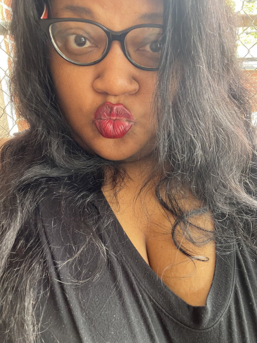 TopHeavyBBW's tweet photo. Hey Happy Thursday 😘💋😜 https://t.co/2167DuSKix