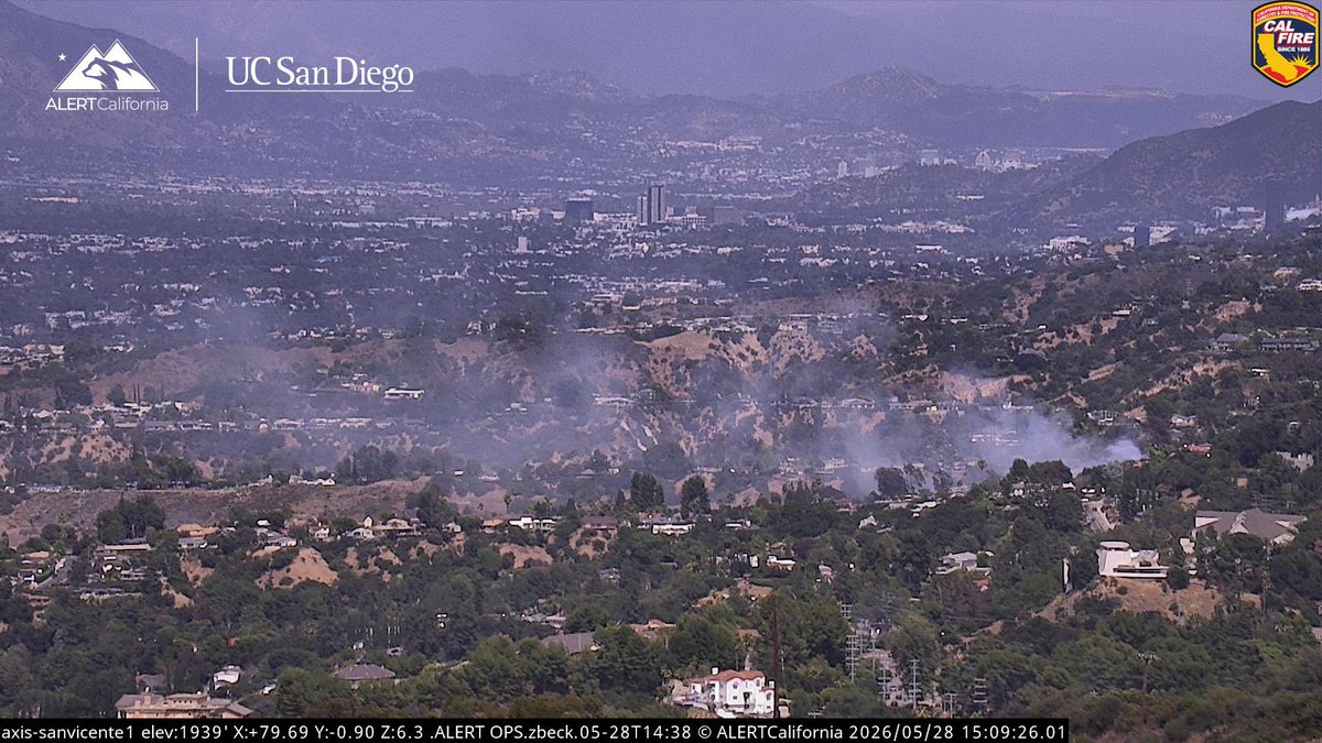 DanielFireTruck's tweet photo. #SkirballFire Engines are at Castlewoods Drive to Assess Structures that were being Threatened.

The Fire is holding at 4 acres, Slow Rate of Spread, with one spot outside the line, Fire Activity has Decreased. https://t.co/TTHyFNECIF