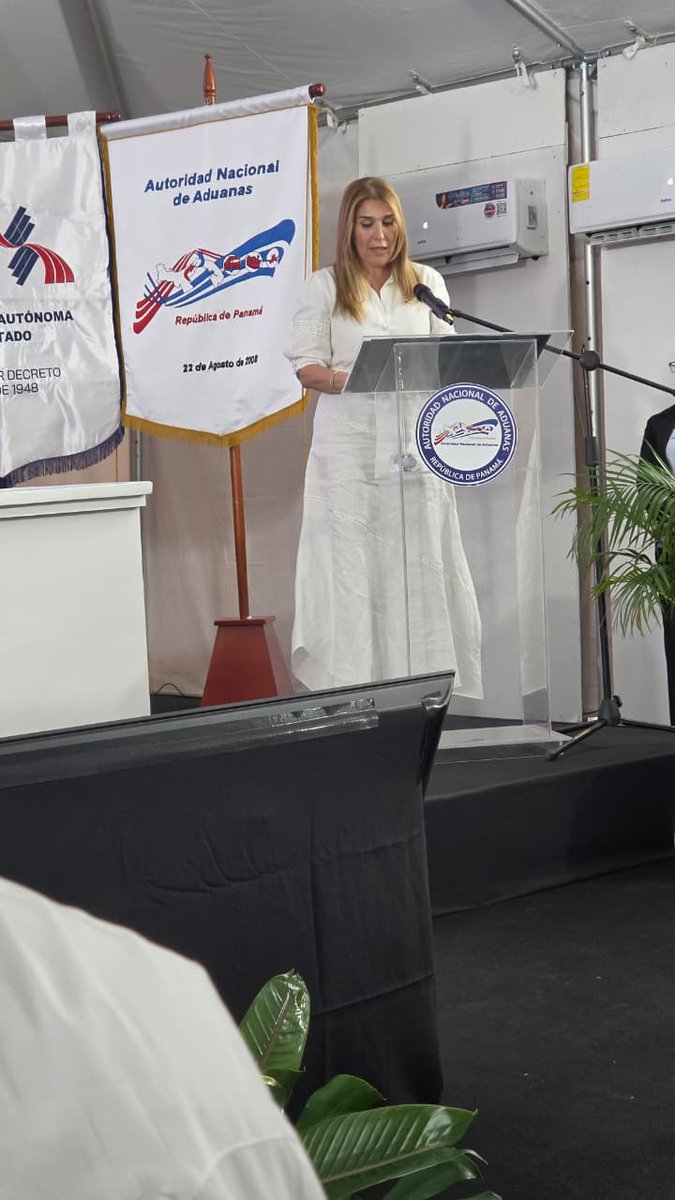BascPanama's tweet photo. @zolicol avanza con más tecnología y seguridad.
@aduanaspanama inaugura los nuevos escáneres de entrada y salida en la ZLC para fortalecer la seguridad, agilizar el comercio y optimizar los procesos aduaneros.
#ZonaLibreDeColón #comercioseguro #BASCPanamá https://t.co/mCPVDh7yFa