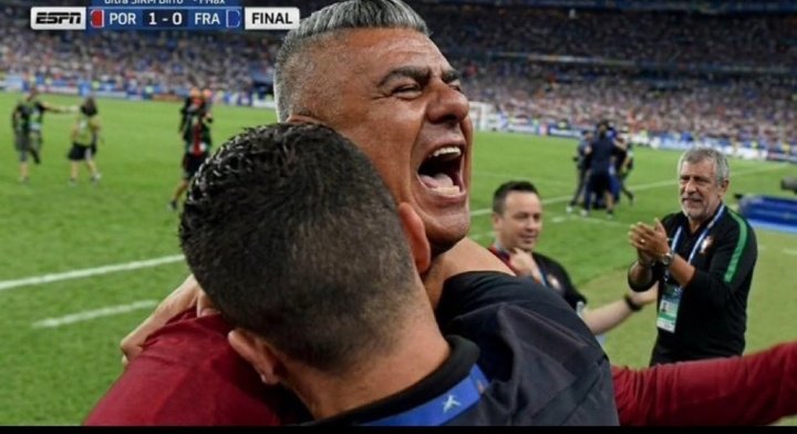 FadoCba's tweet photo. @Argentina La música del traperito que se cree yankee, la pantalla verde más burda de la historia, los fondos hechos con la ia más barata.
Es el video más chiquitapiesco que vi en mi vida, más negro imposible. https://t.co/nkJELUSPQC