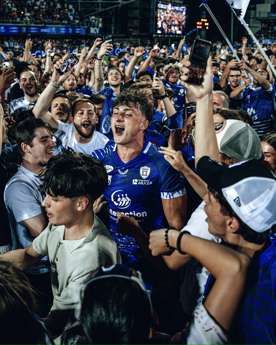 RugbyClubVannes's tweet photo. Vous êtes notre force 💙

#FiertéBretonne https://t.co/QqyBp3VxHB