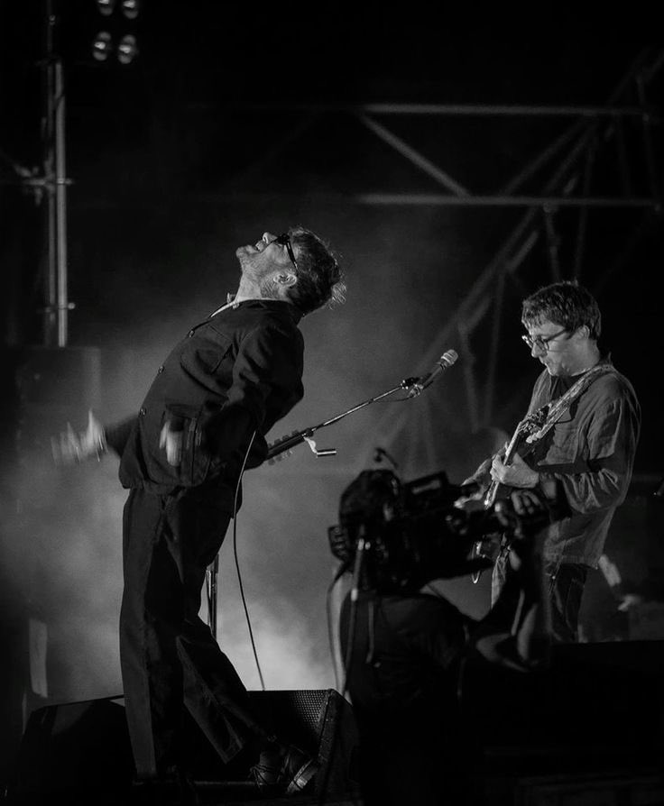 boysandamon's tweet photo. i’m in love this pic https://t.co/YpKJaKYY3E