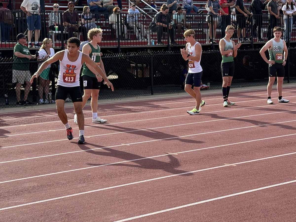 samueltking's tweet photo. Harrison’s 4x800 wins regional and goes to state. https://t.co/zDE7xMDp0Y