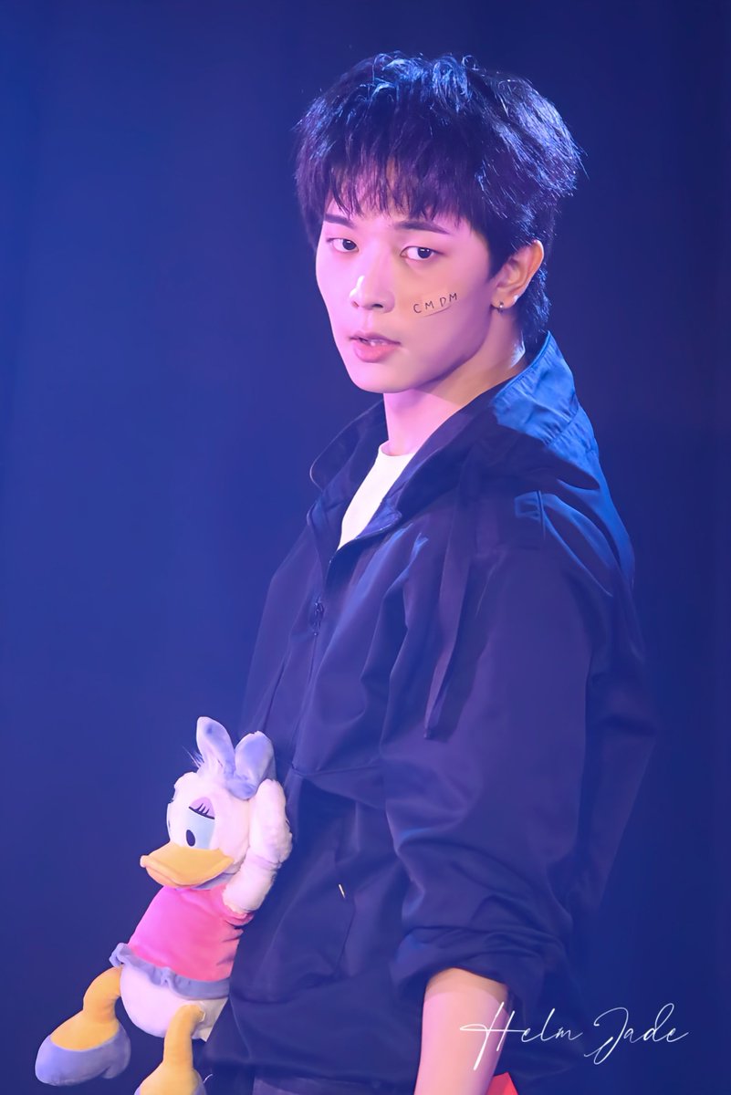 Helm_Jade404's tweet photo. 251026 K-Stage
CMDM Live In Japan 2025 -Together-

#CMDM #씨엠디엠 
#희주 #HeeJu #ひじゅ
#채희주 #CHAEHEEJU
#잘생쁨 #만능 #반전매력 
#방울이형
 
@CMDM_official

🔗https://t.co/sKOBltgvpc https://t.co/HacwDVagHK