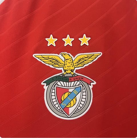 DTransferencias's tweet photo. 🚨 Gustavo Sá 𝗔𝗚𝗥𝗔𝗗𝗔 ao Benfica, de acordo com @abolapt.
Um possível avanço pelo médio do FC Famalicão está dependente do aval do novo treinador dos “Encarnados”, adianta a mesma fonte. https://t.co/tfKuJeOeLG