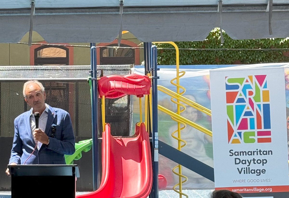 samaritanny's tweet photo. Read more from our press release: https://t.co/n6Ct5pWBic
#HowLowesHelps
#BinkysBackyard #GloriaBinkowitz #GloriasHouse #childrensplayground #nycplaygrounds #homelessfamilies #familyshelters #homelesschildren https://t.co/MRuOP1qShD