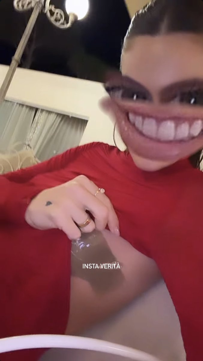Calmapiatta24's tweet photo. Tu sei pane per la mia anima 🤣🤣
Ti si ama ❤️
#sophiecodegoni https://t.co/aQfTsPlh35