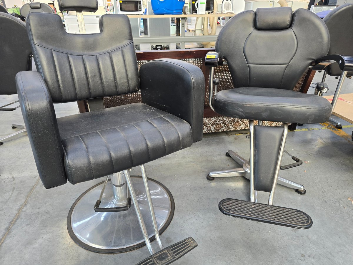 ThorntonAuction's tweet photo. Salon/barber owners — don’t miss this 💇‍♀️
✨ Hydraulic styling chairs
✨ Shampoo backwash units &amp; towel warmers
✨ Full salon fitout bundles with cabinetry + mirrors
Everything you need to start, upgrade or expand your salon.
Production Clearance Auction - https://t.co/kbU6va1W9f https://t.co/Y1GBPehnZF