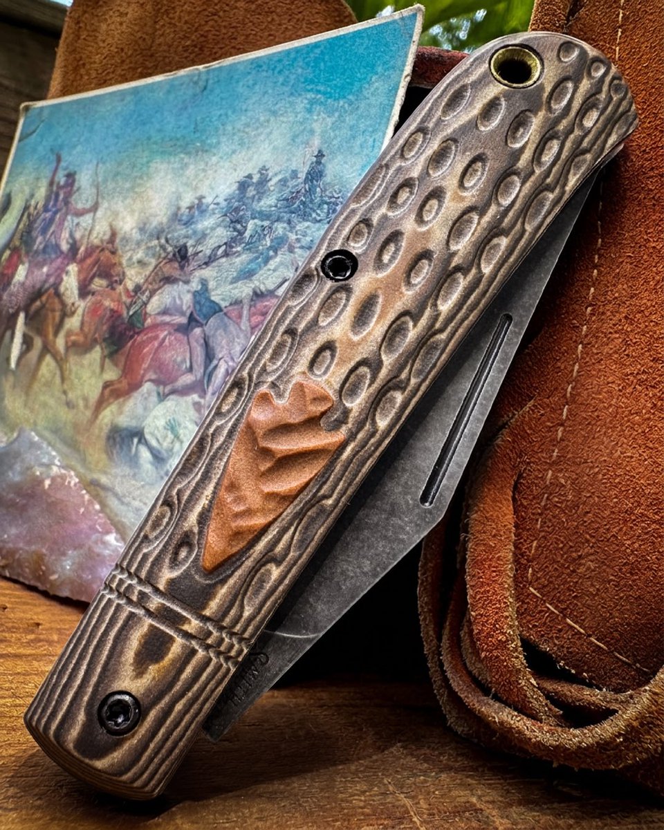 SmithnSonsKnfCo's tweet photo. It’s been a while since we’ve done a Marshland Apache drop.
This run features several all-new material combinations, all paired with our knapped arrowhead badge, along with a few returning favorites mixed in.
#EDC #Slipjoint #CustomKnife #Micarta #KnifeMaker https://t.co/KOlUUdaPt2