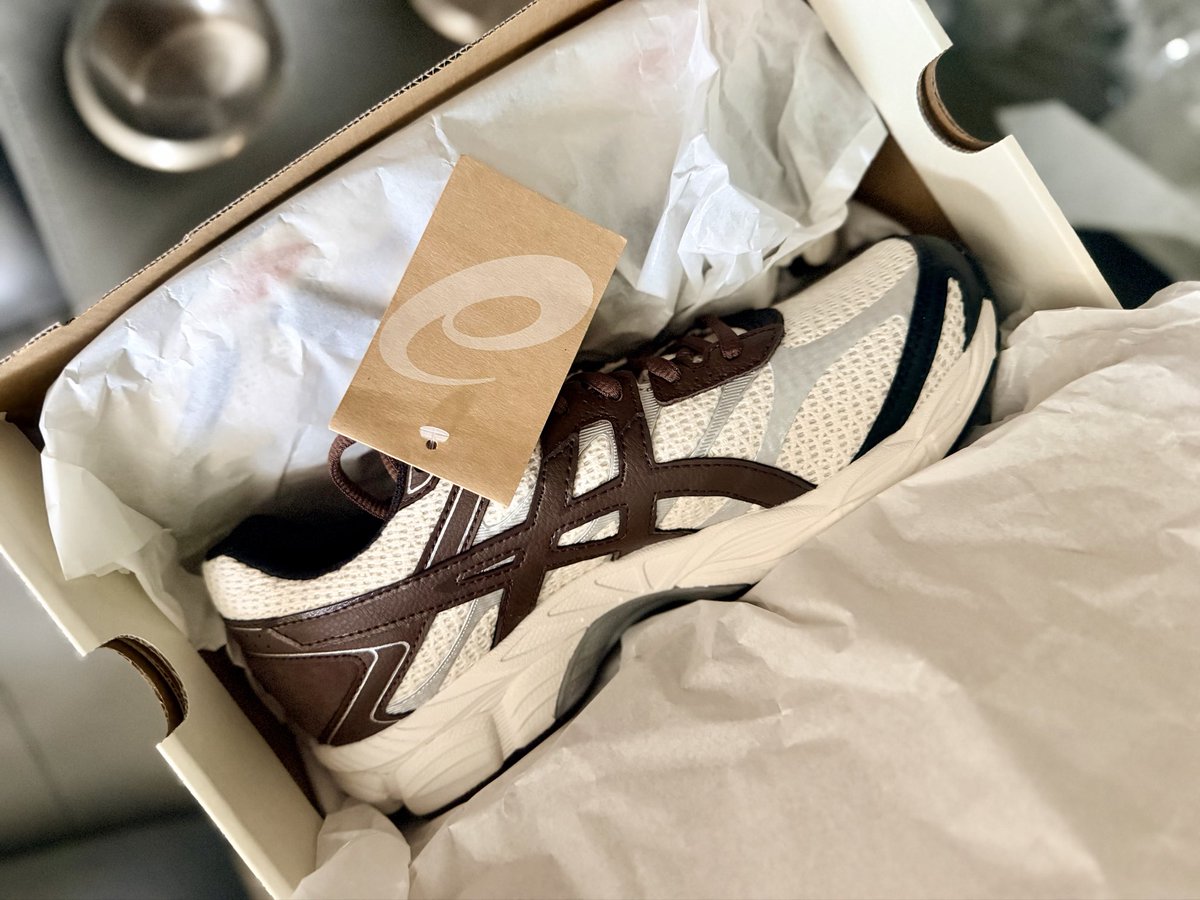 GROCABX's tweet photo. @SneakerVisionz 🗣️#NewPackageAlert🚨
#Asics #EARLS #AsicsGELCumulus16
#AsicsXearlsGelCumulus16 https://t.co/U9pJRZqfvk