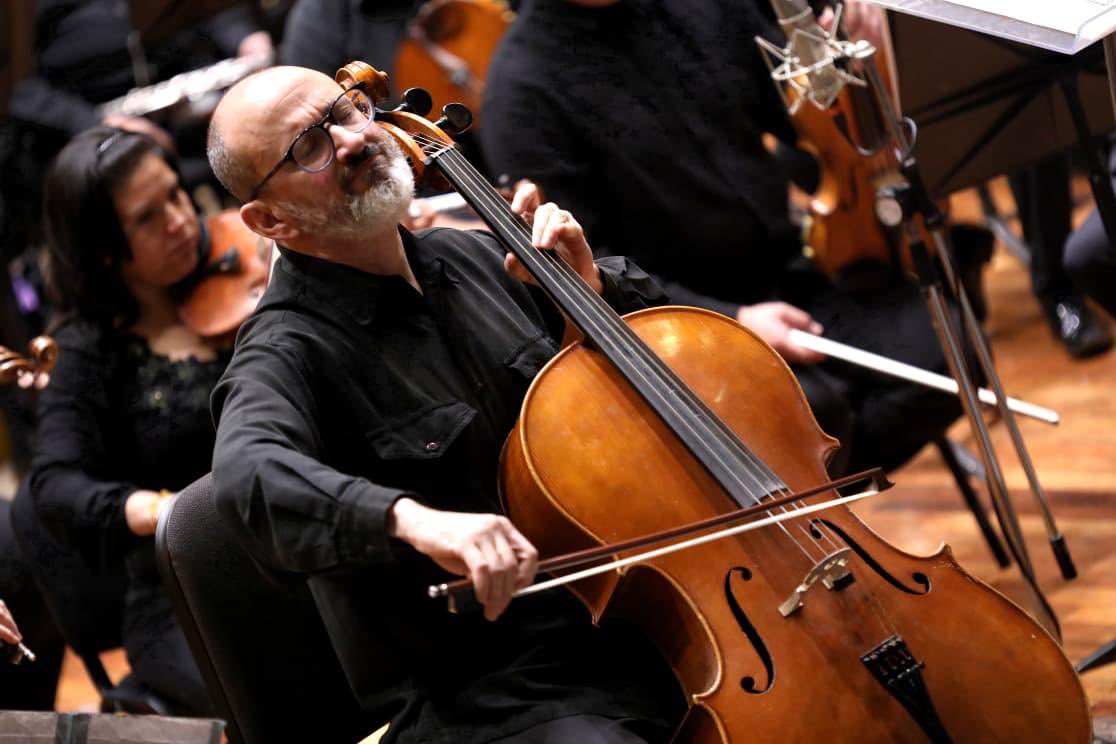 OSEMoficial's tweet photo. Agradecemos al público por acompañarnos en nuestro Ensayo Abierto del #Programa14 bajo la batuta de @maciasrodrigo_ donde acompañamos a nuestro compañero Asaf Kolerstein, violonchelista.
#ElPoderDeServir https://t.co/T2qjEXAzJD