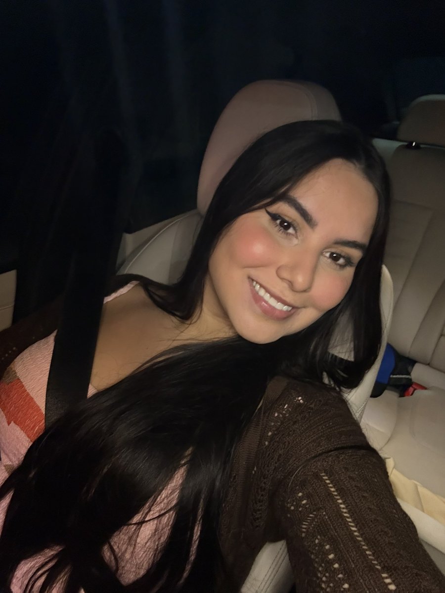 victoriamatostv's tweet photo. indo pro curso de ingreixxxx https://t.co/NnVKylP2Ya