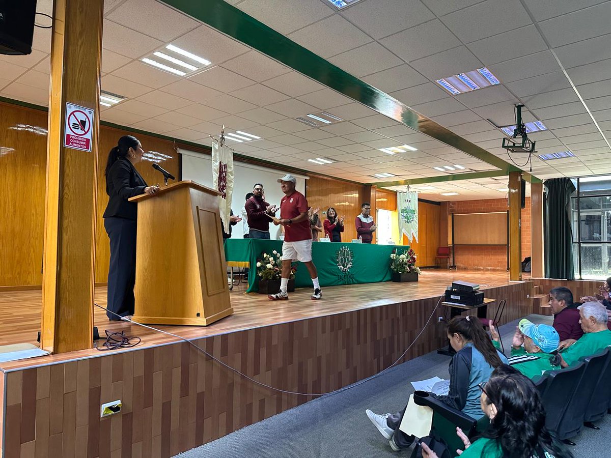 ESIMEZ_OFICIAL's tweet photo. Entrega del Trofeo de 1er Lugar en los LVII Juegos Interpolitécnicos a la ESIME Zacatenco. ¡Felicitaciones!

#trofeo #juegosinterpolitecnicos #alumnos #profesores #ComunidadPolitécnica #ESIMEZACATENCO #IPN

CPNE*dhh https://t.co/UitnDoaCmE