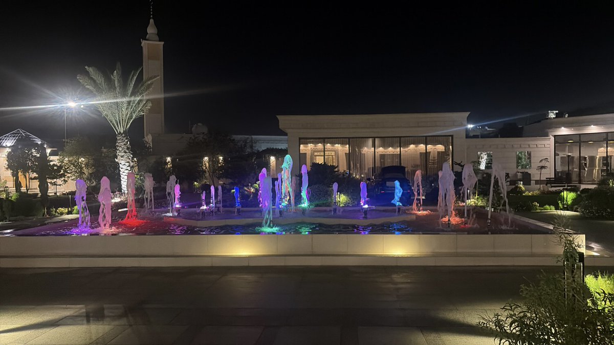 R_mkc_'s tweet photo. ثاني العيد
🫶🏻🍦❄️🌨️🎆 https://t.co/hOuwd9b5vo