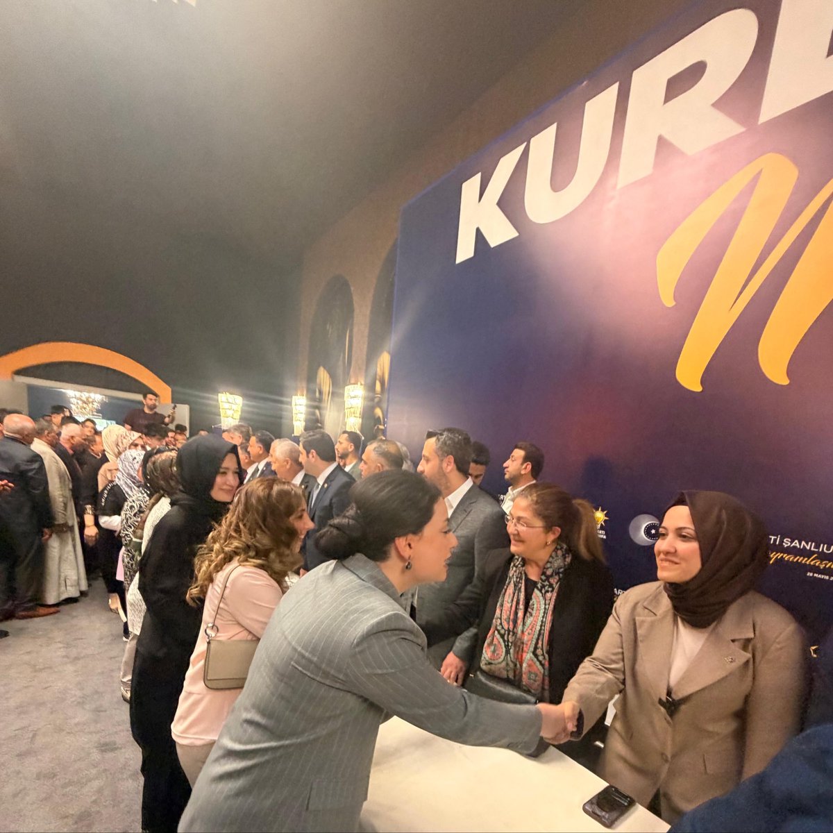 Makbulee_Oruc's tweet photo. 📍AK Parti Şanlıurfa İl Başkanlığı Bayramlaşma Programı

Salonlara sığmayan sevdamıza; coşkulu katılımlarıyla ortak olan kıymetli hemşehrilerimize gönülden teşekkür ediyoruz. 
Birlik, beraberlik, kardeşlik ve muhabbet ikliminde bayramlaşmamızı gerçekleştirdik. 
Nice bayramlarda aynı gönül ikliminde buluşmak dileğiyle…

@RTErdogan @bybekirbozdag @abuyukgumus @acarfaruka @tugbaisikercan @tulaykaynarca  @hakanaksu058 @farukaytek @GercekTekin @sevilcan8 @DndDndar @milhamigunbegi @ZehraAy063 @avorhancelik @AliDemir8914344 @FBozdag63 @AKKADINGM @akpartiurfa @akkadinsanlurfa @Karakopruak @akkadnKarakopru @akgenckarakopru