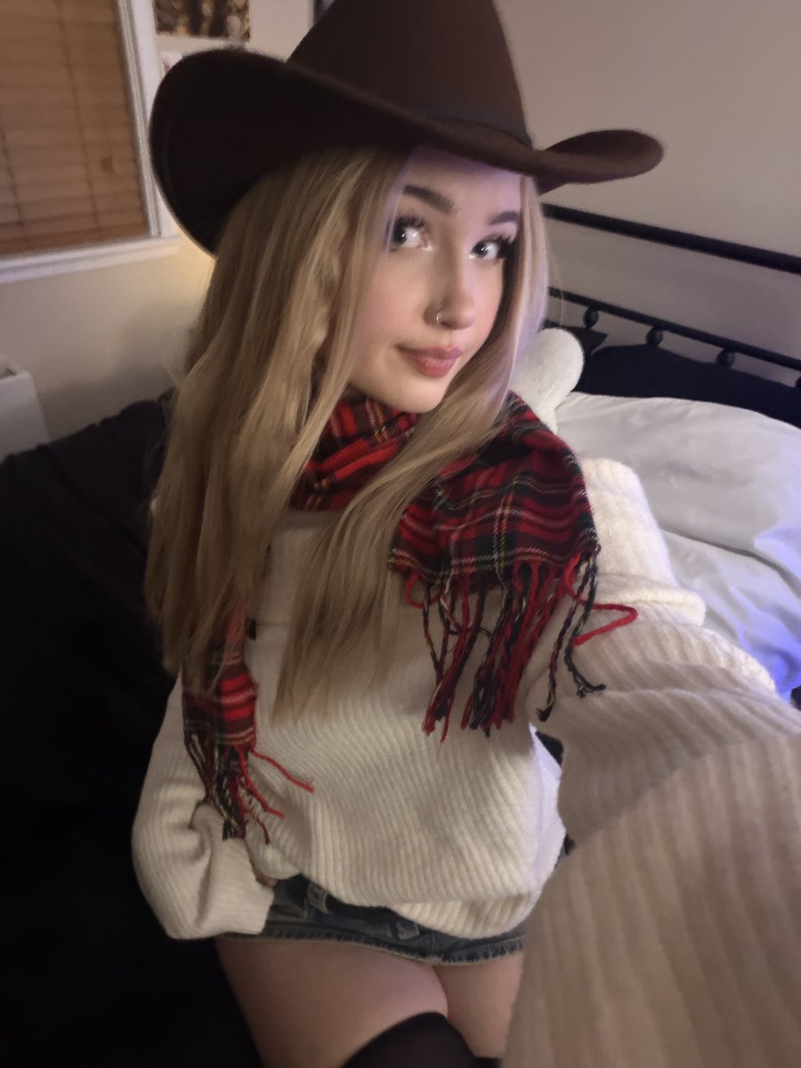 lithbunny's tweet photo. Name: Lith
Started Playing: 2023
Fav Survivor: Kate 🫶🏻
Fav Killer: Trickster
Fav Map: Ormond
Hours Played: 760hrs
Fav Build: Resurgence, Alert, Blastmine &amp; Deja Vu (I like seeing killers get blastmined :3) https://t.co/ZxgUS3XGBC