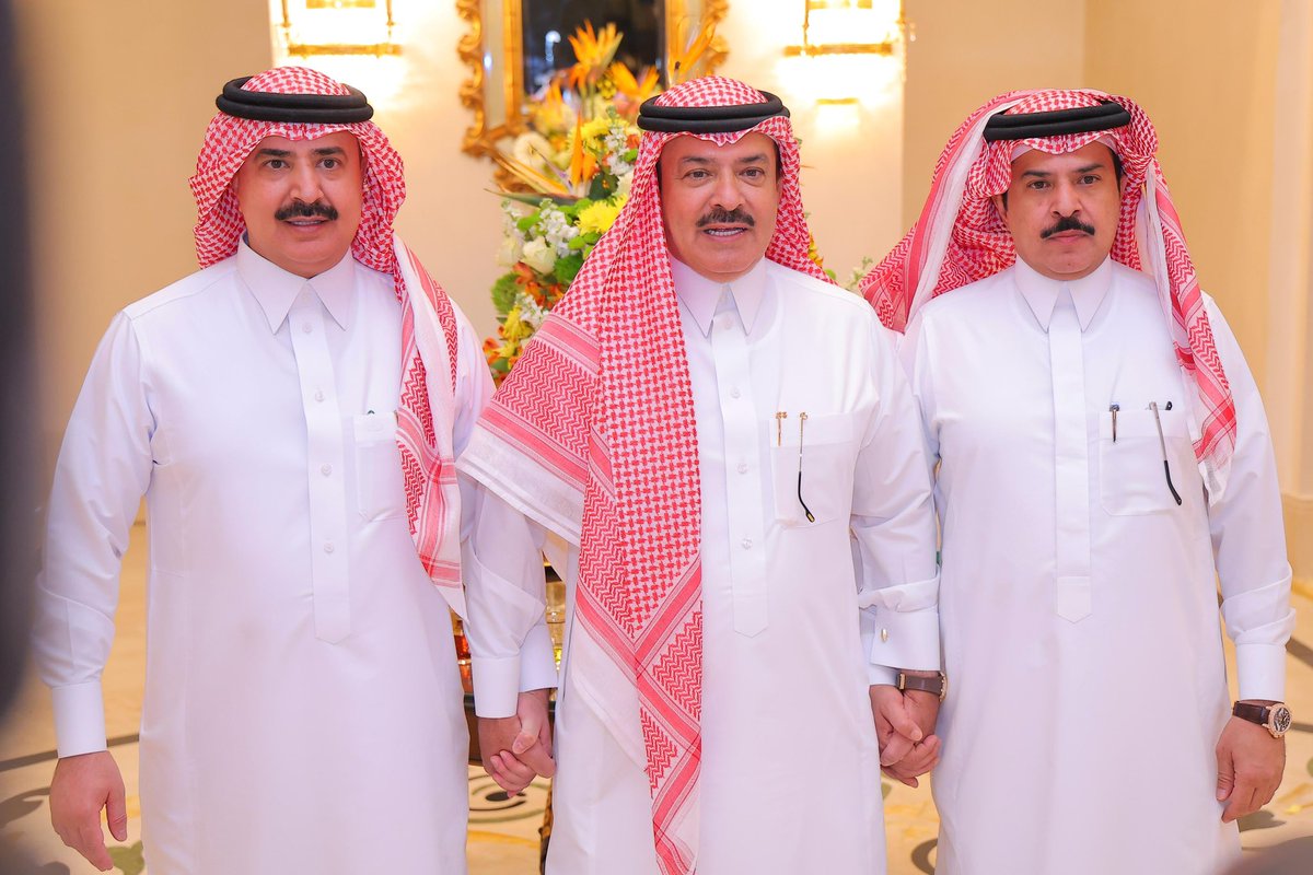 muhamad_aldarim's tweet photo. صور 📸

حفل معايدة عيد الأضحى 1447 هـ المبارك 
في ضيافة 
ابناء : عبدالعزيز بن عجلان العجلان رحمه الله 
( عجلان واخوانه ) 

@ajlnalajlan @mohamedalajlan @FahadAlajlan99 https://t.co/Vq4gsjSr9b