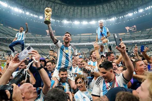 Torati_Kami's tweet photo. Ubingwa wa 2022 pale Qatar tareh 18 December nilimuahidi Messi nikipata mtoto wa kiume ntamuita  Lionel ,
Lionel( 5 months old) 
alizaliwa 20 Dec 2025,
Mkuu ukitetea ubingwa mtoto tunamuita Messi, awe wa kike au wa kiume lawama ni kama bangi hatupokei wala kutoa 😂😂
WE GO AGAIN. https://t.co/sEiugQguNL