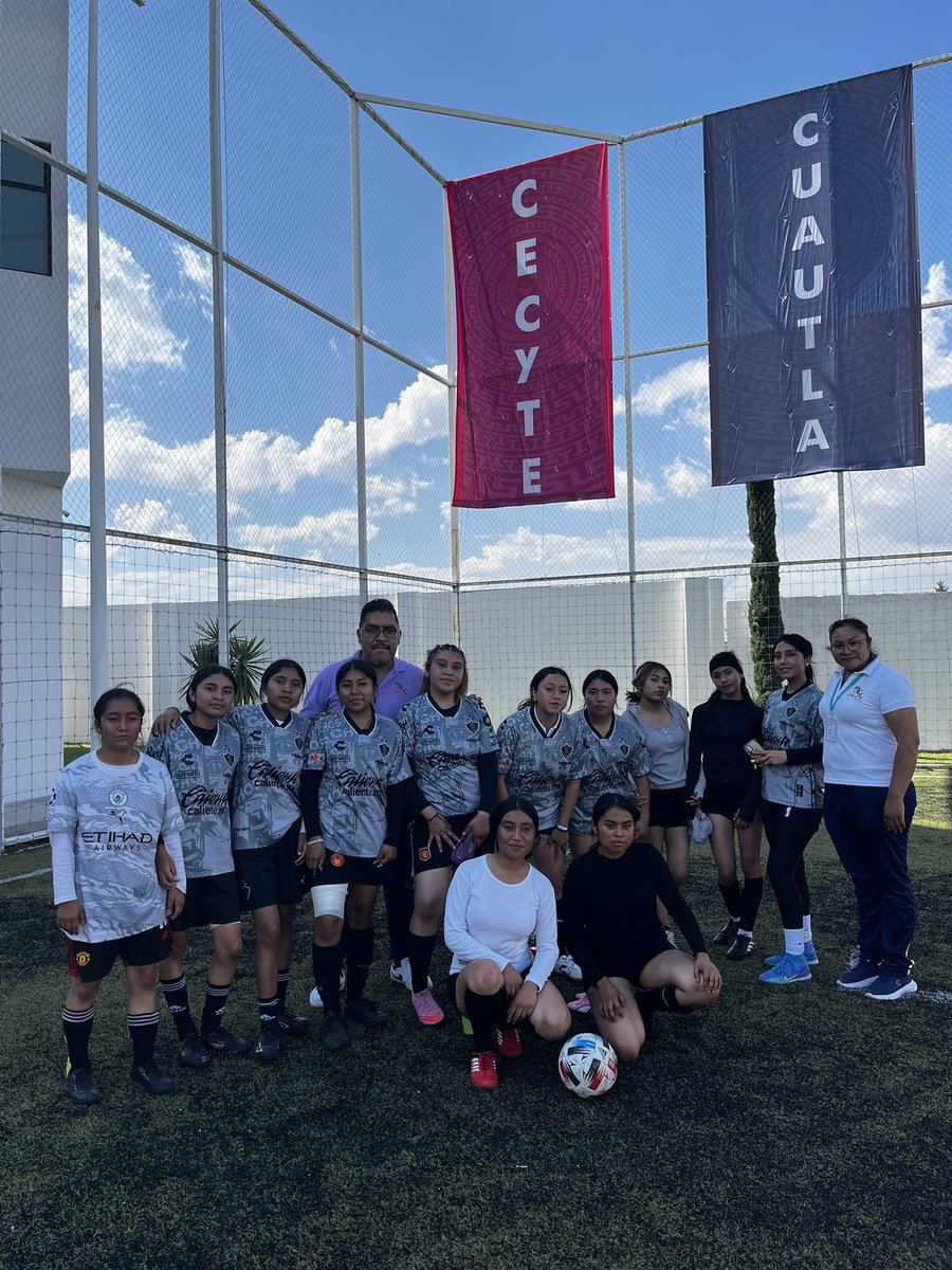 CECyTEPUE's tweet photo. ⚽🔥 ¡Victoria femenil con goleada incluida!

El equipo de fútbol femenil del @cecytemagdalena consiguió un gran triunfo de 10-2 frente a @ceunicordoba , demostrando talento, disciplina y pasión en la cancha. 💪🏆

#PorAmorAPuebla #CECYTEPuebla #HazloEnGrande #futbol https://t.co/8CmdP1MlwP