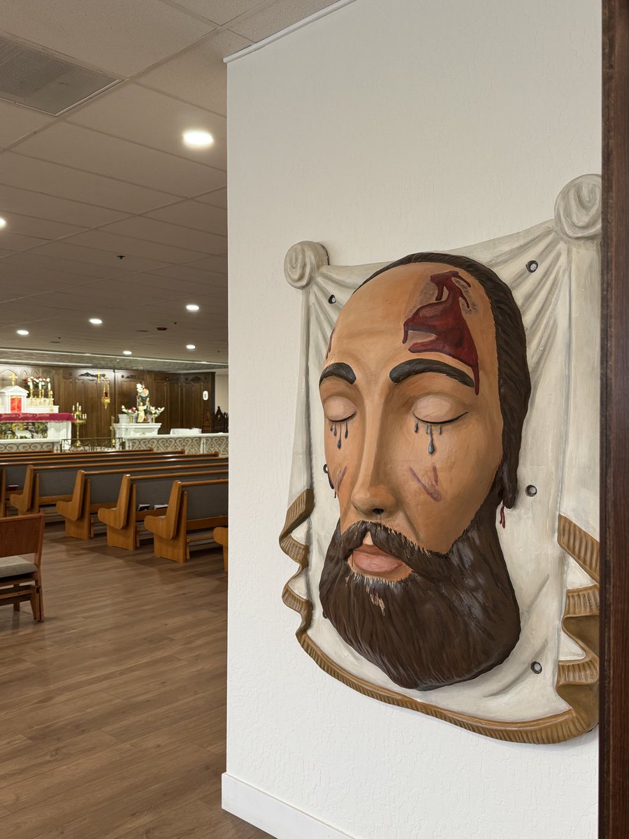 BruceBradldg4t's tweet photo. God Bless you 
I made this 60” X 48” Holy Face for a customer in Nevada. It’s carved out of Spanish cedar. My daughter painted it  Thank you for looking and sharing. 

https://t.co/Z5i6cxZ6Cl
#Rosary   #Catholic   #TLM https://t.co/3YqNW4iKrB