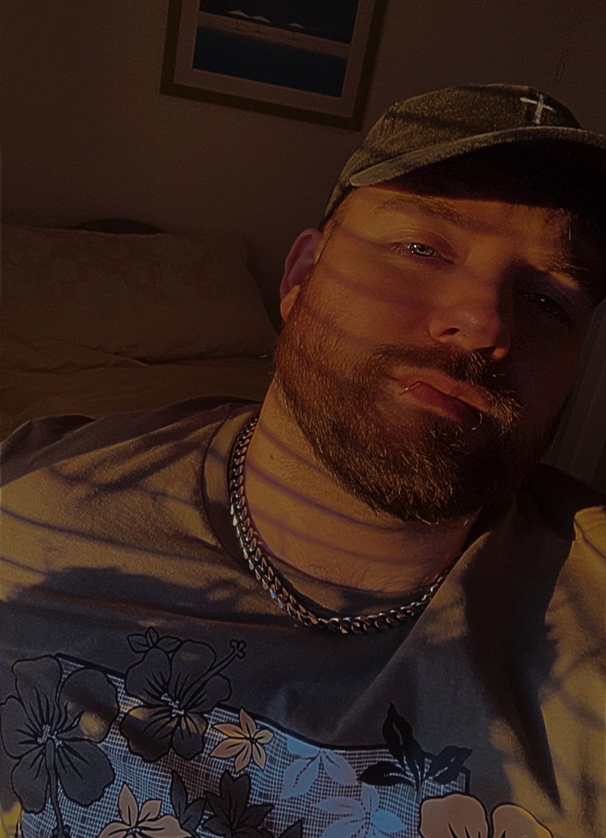 Sevvventh's tweet photo. Name: Sev/Seven/Sevvventh
Started playing : 2017
Fav Survivor: Felix/Quentin
Fav Killer: Nurse/Artist
Fav Map: Gideon Meatplant
Hours Played: 6000(ish)
Fav Build: Champions of Light, Residual Manifest, Five Moves Ahead, Windows of Opportunity

Stream every weekday at 2pm! 🤭🖤 https://t.co/lDp3zyxdOV