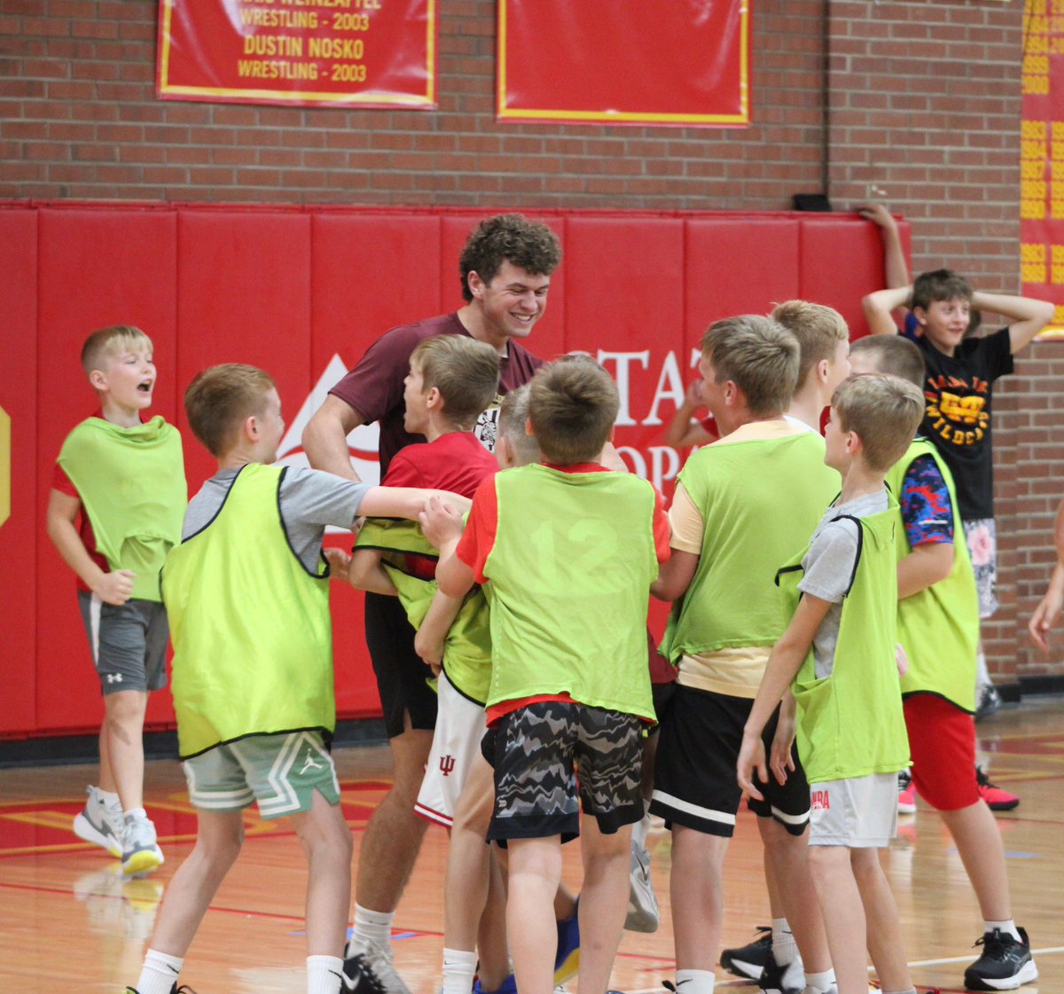 MaterDeiBball's tweet photo. Shout out to all of our high school players and managers for working with the next generation of Wildcats this week. Couldn’t ask for better mentors for our feeder kids! https://t.co/GKYakN17IF