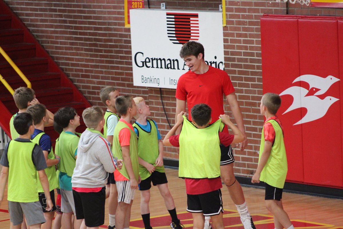 MaterDeiBball's tweet photo. Shout out to all of our high school players and managers for working with the next generation of Wildcats this week. Couldn’t ask for better mentors for our feeder kids! https://t.co/GKYakN17IF