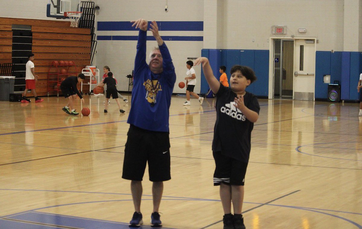 CVFalconHoops's tweet photo. Day 2 of Camp is complete! 🏀
Great energy today as we focused on passing, shooting, and continuing to sharpen our skills to get better each day! We’ll be back tomorrow to wrap up an awesome week of camp!
Day 3 loading… ⏳🔥 #FalconPride #ChannelviewBasketball 🟡🔵 https://t.co/7kP2ZOwqmv