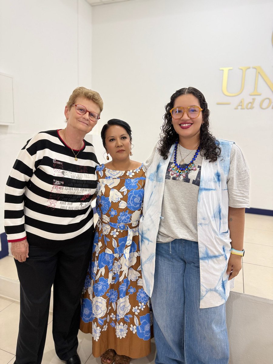 IttzelToscano's tweet photo. Amamos aprender y que mejor que con @GiselaRubach  “Metaestrategia para campañas en escenarios de polarización”,  gracias @lupitathomas @Quadratinoaxaca @UnivasOaxaca 🍀 https://t.co/B6gxuOUveC