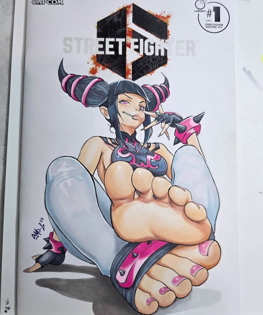 pen_altt's tweet photo. Thanks everybody for liking my post and new followers! Here’s another beautiful photo of the Queen Juri Han and her beautiful feet 👣❤️

Art from “smo_g” on Instagram 
#streetfighter #juri #feet https://t.co/m0r50x1PF9