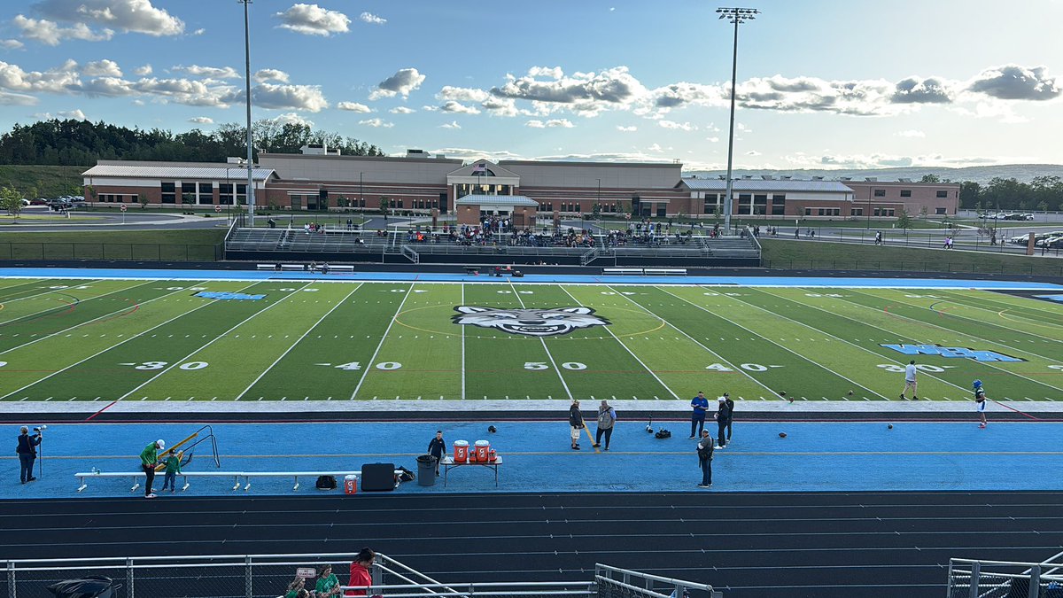 Teejaypr's tweet photo. The 75th Annual Unico Game is almost underway! Join EJ Samuel and Jake “Biggie” Mills LIVE at 7PM! @PaFootballNews @CWTAPTV @NEPAYinzer_pfn @jaredsamuelpfn @sasimagerypfn 

https://t.co/O4iHTUdeF1 https://t.co/w8h2gaSs9v