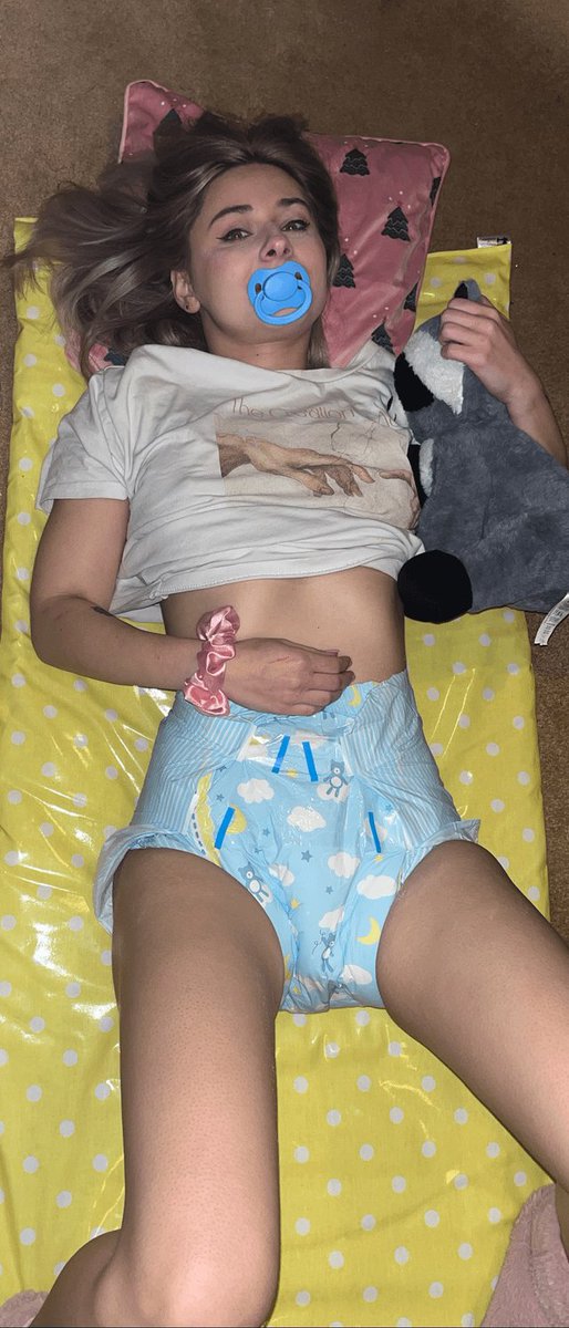 aaashleeee_dl's tweet photo. More content on : https://t.co/XPK6Rvbs7q

#abdl #diapergirl #adultbaby #ddlg #diaper #nappy https://t.co/D0J6M5n554
